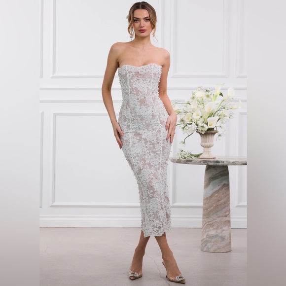 V. Chapman Dresses & Skirts - V. Chapman Strapless Lace Midi Dress in White